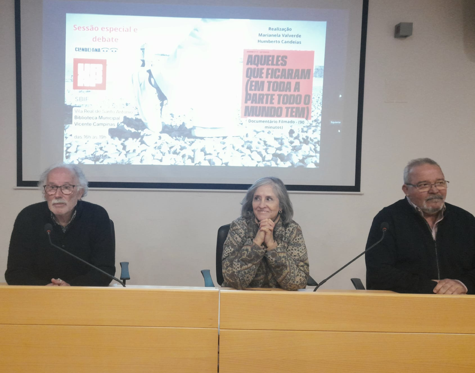 Os autores na exibição do filme